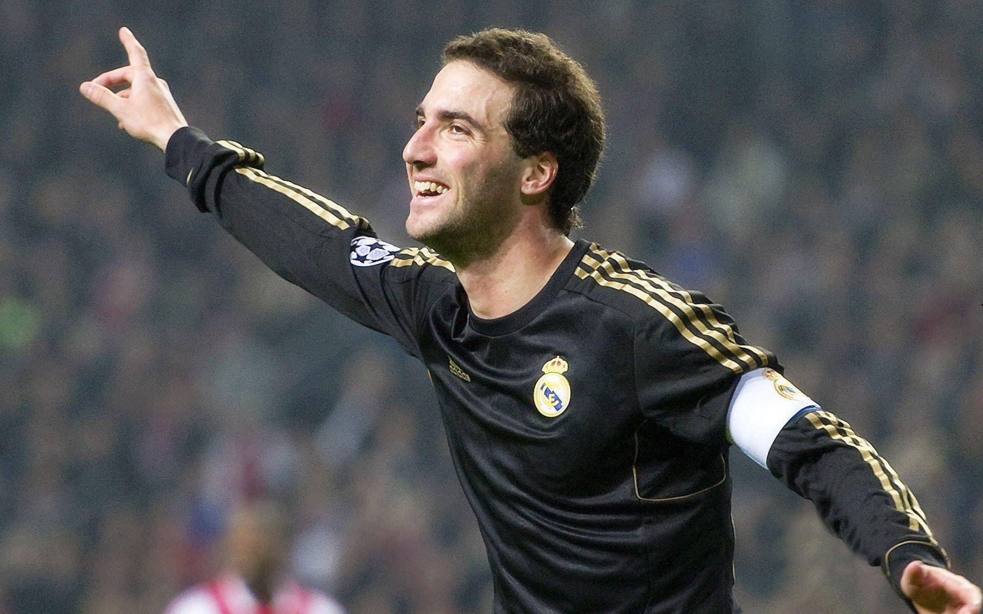 中国游泳队再创佳绩，世锦赛斩获多枚奖牌